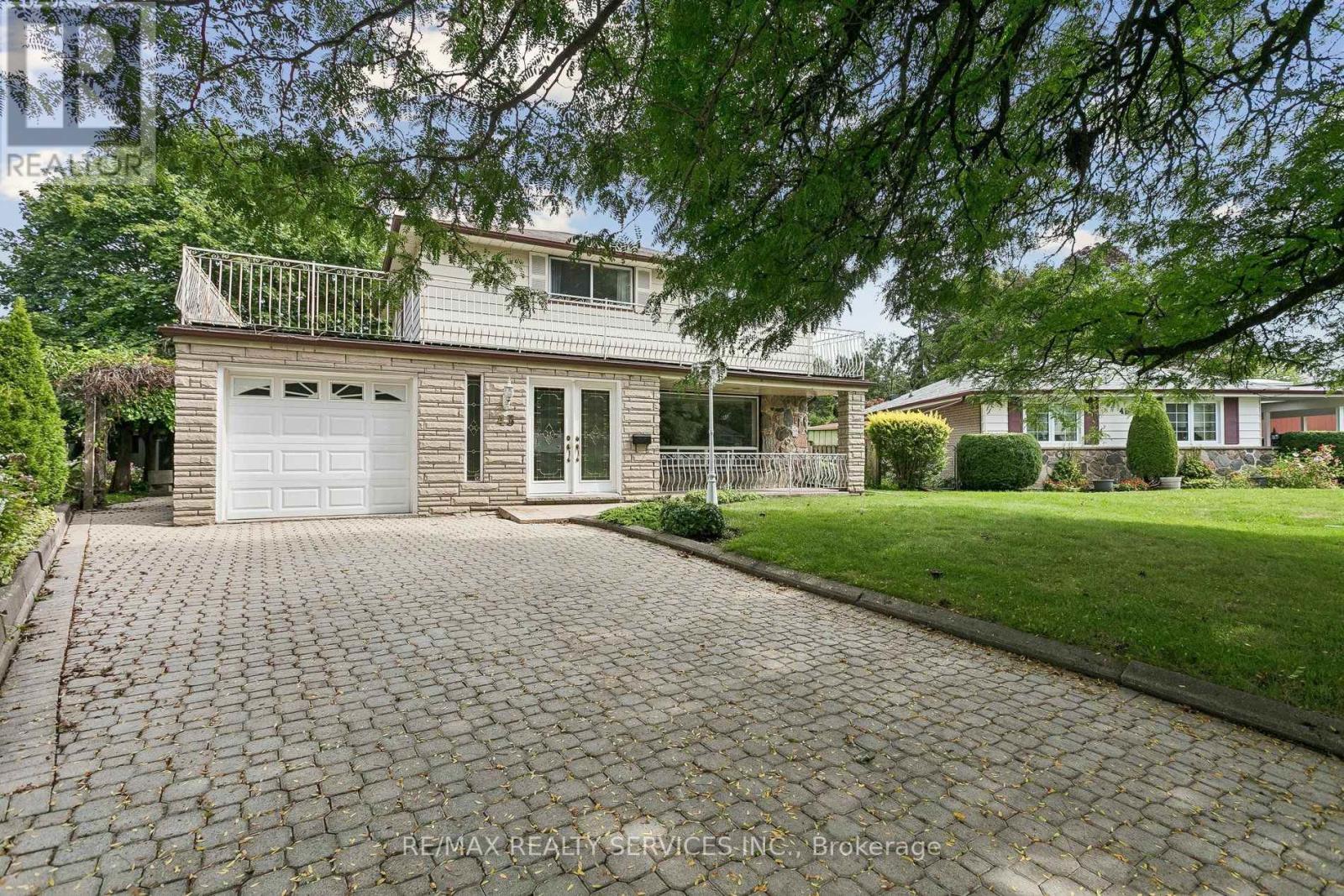 43 Allendale Road, Brampton, Ontario  L6W 2Y7 - Photo 2 - W13745788