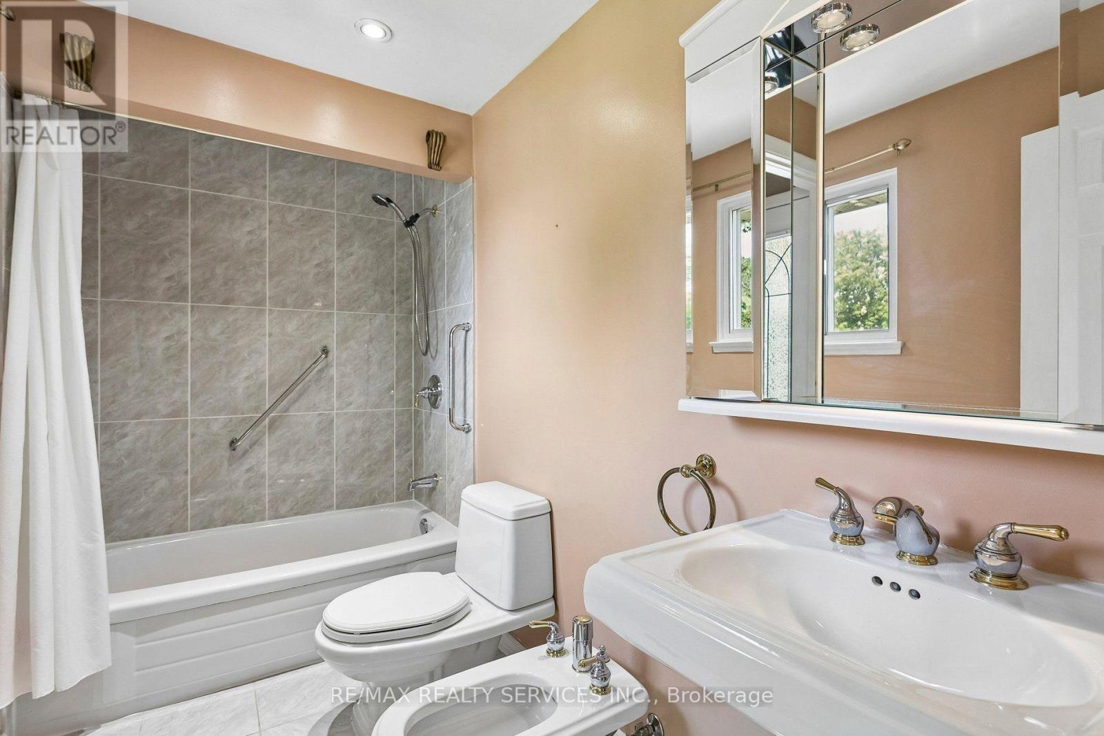 43 Allendale Road, Brampton, Ontario  L6W 2Y7 - Photo 25 - W13745788