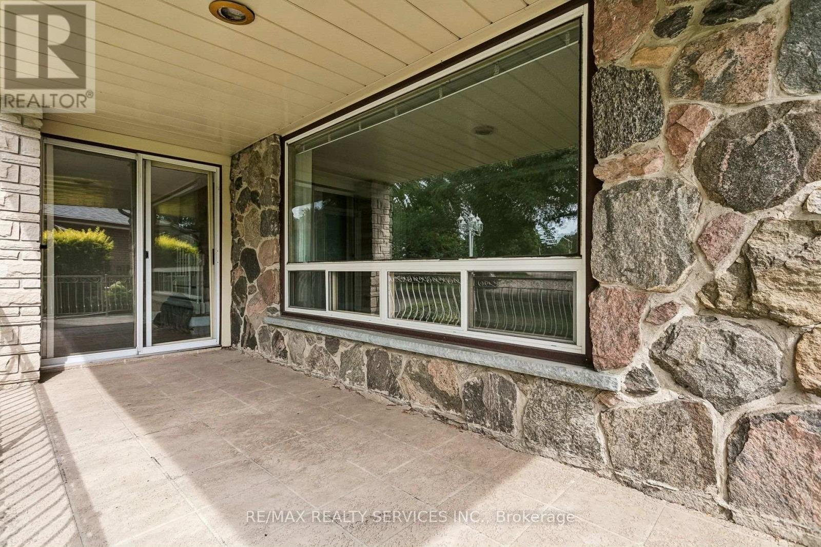 43 Allendale Road, Brampton, Ontario  L6W 2Y7 - Photo 6 - W13745788