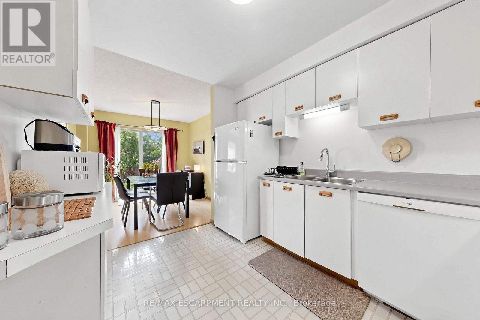 1380 Hazel Mccleary Drive, Oakville, Ontario  L6J 7B1 - Photo 11 - W13745802