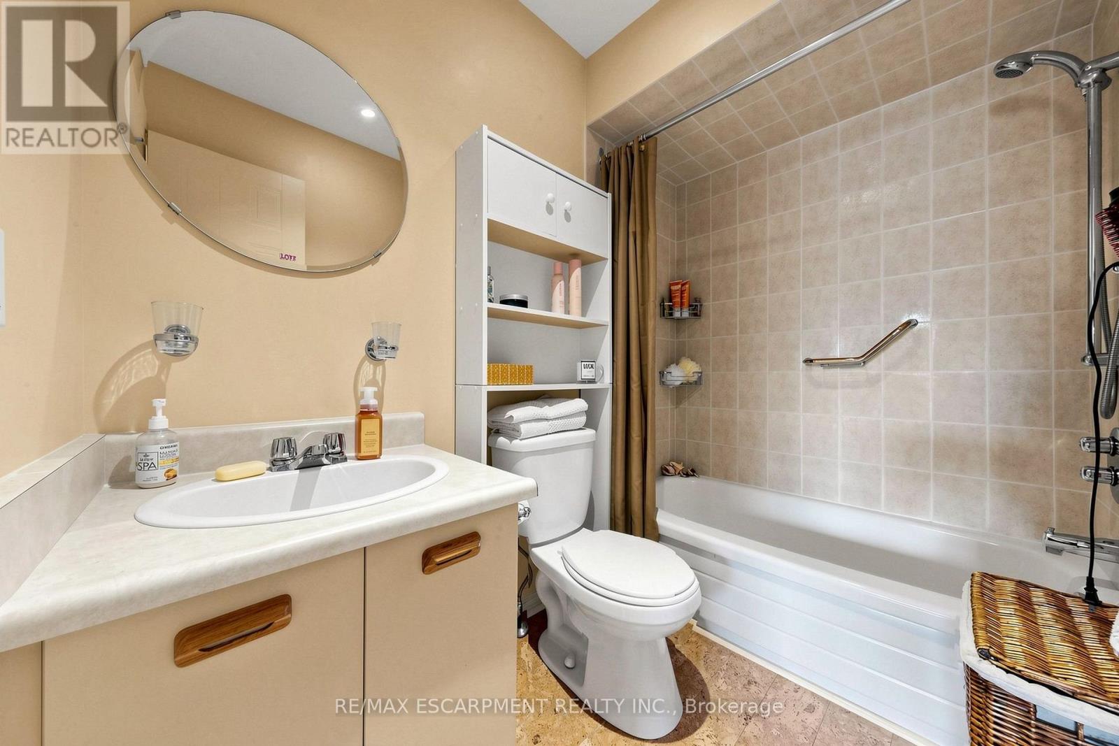 1380 Hazel Mccleary Drive, Oakville, Ontario  L6J 7B1 - Photo 20 - W13745802