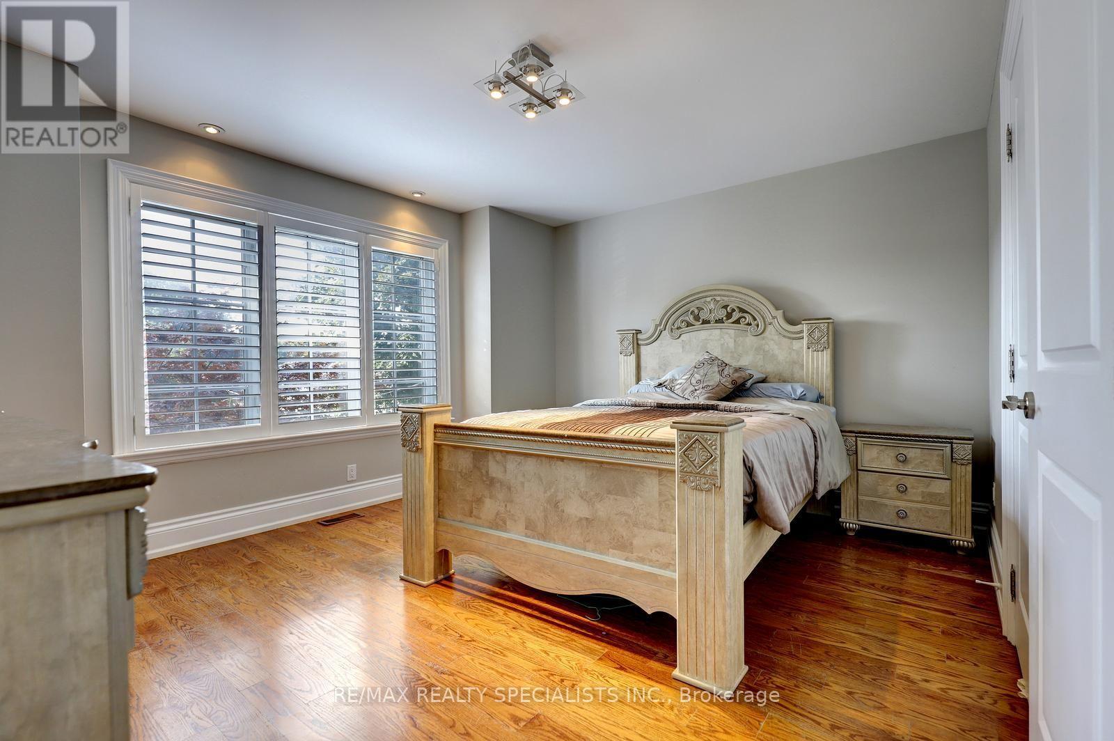 7 Fairlin Drive, Toronto, Ontario  M9B 4J1 - Photo 28 - W13745918
