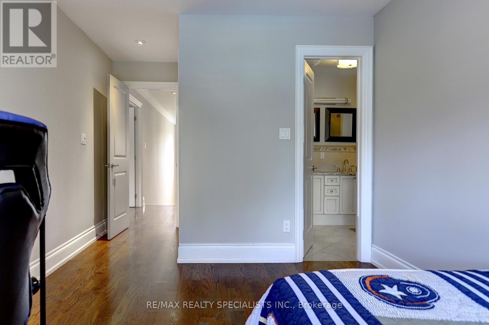 7 Fairlin Drive, Toronto, Ontario  M9B 4J1 - Photo 31 - W13745918