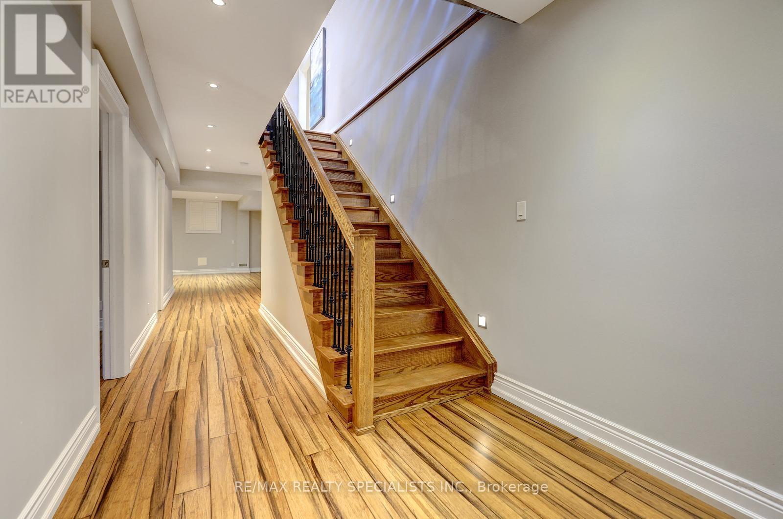 7 Fairlin Drive, Toronto, Ontario  M9B 4J1 - Photo 35 - W13745918