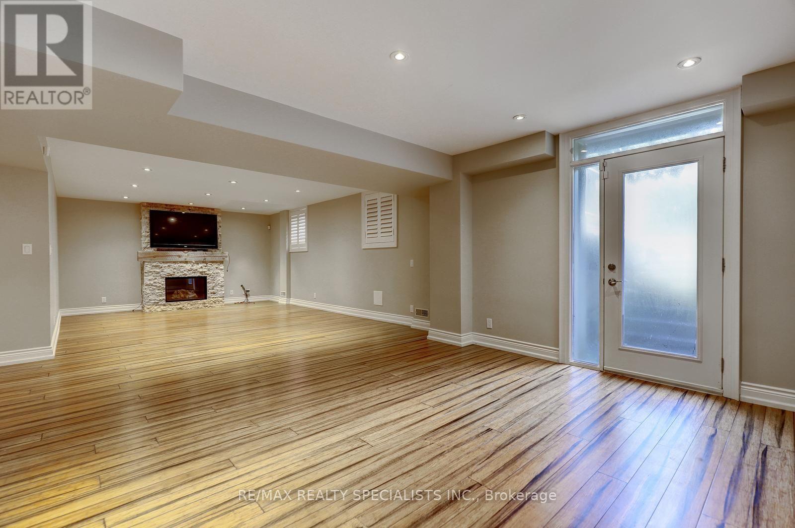 7 Fairlin Drive, Toronto, Ontario  M9B 4J1 - Photo 37 - W13745918