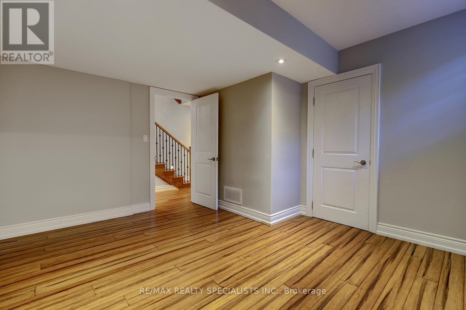 7 Fairlin Drive, Toronto, Ontario  M9B 4J1 - Photo 38 - W13745918