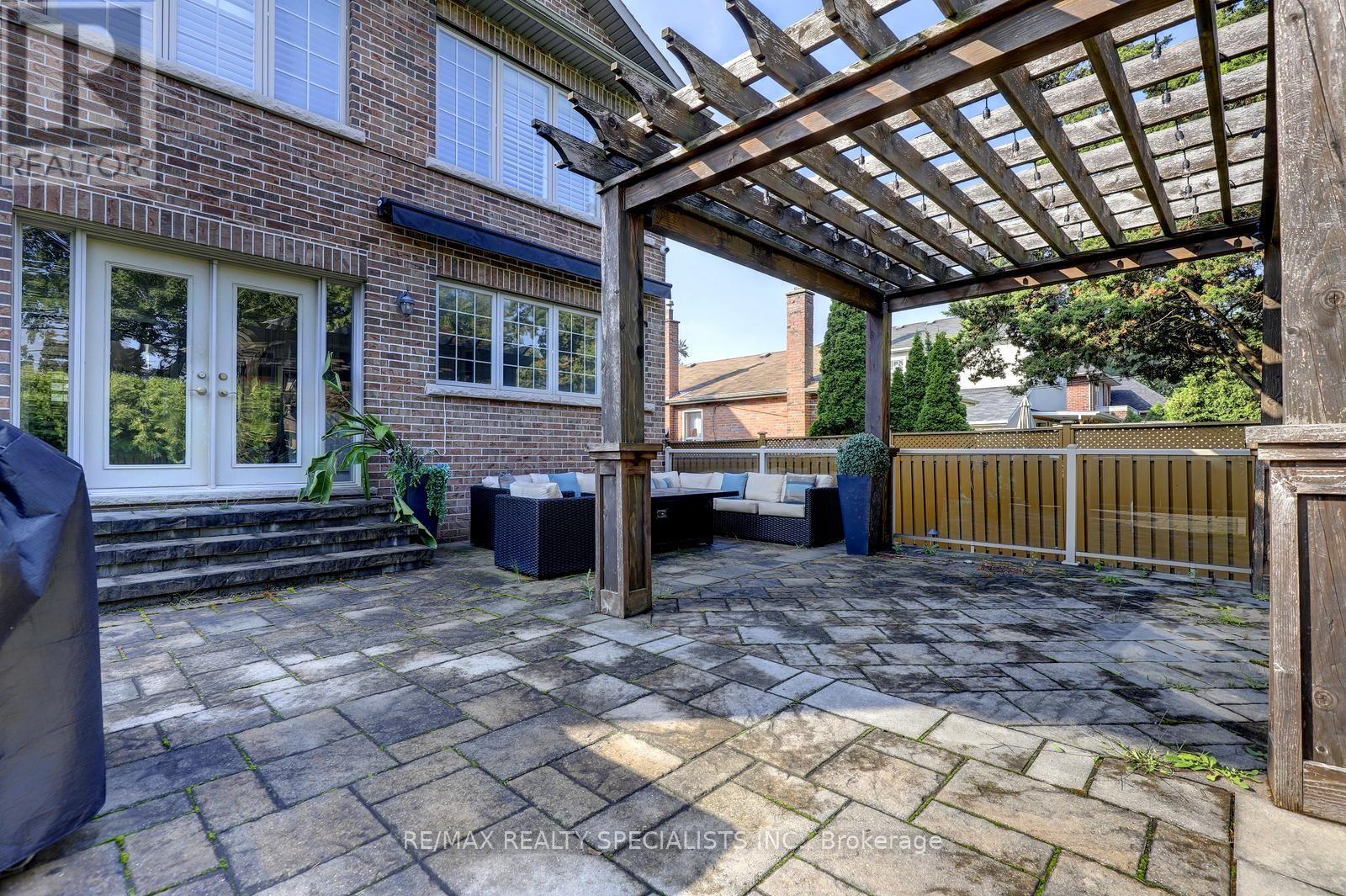 7 Fairlin Drive, Toronto, Ontario  M9B 4J1 - Photo 41 - W13745918