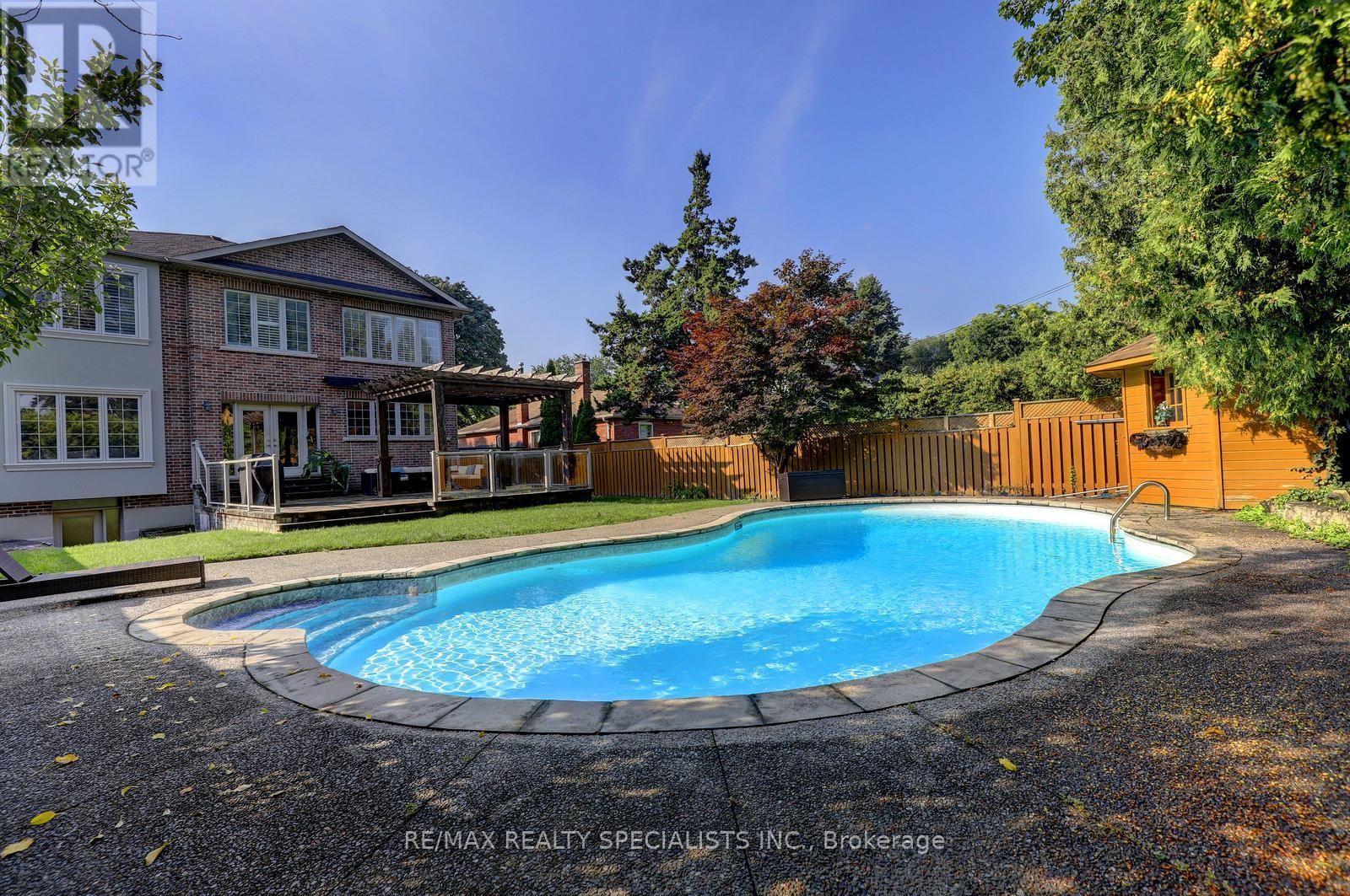 7 Fairlin Drive, Toronto, Ontario  M9B 4J1 - Photo 45 - W13745918