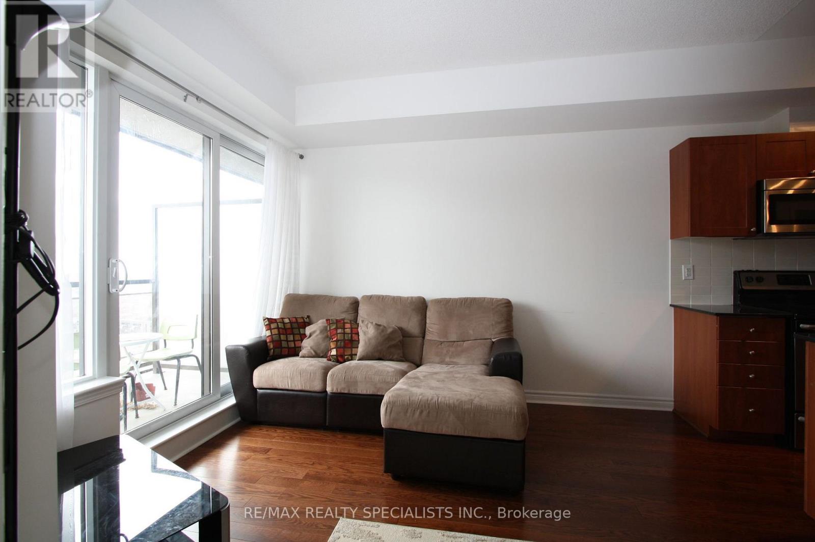 1606 - 385 Prince Of Wales Drive, Mississauga, Ontario  L5B 0C6 - Photo 4 - W13745922
