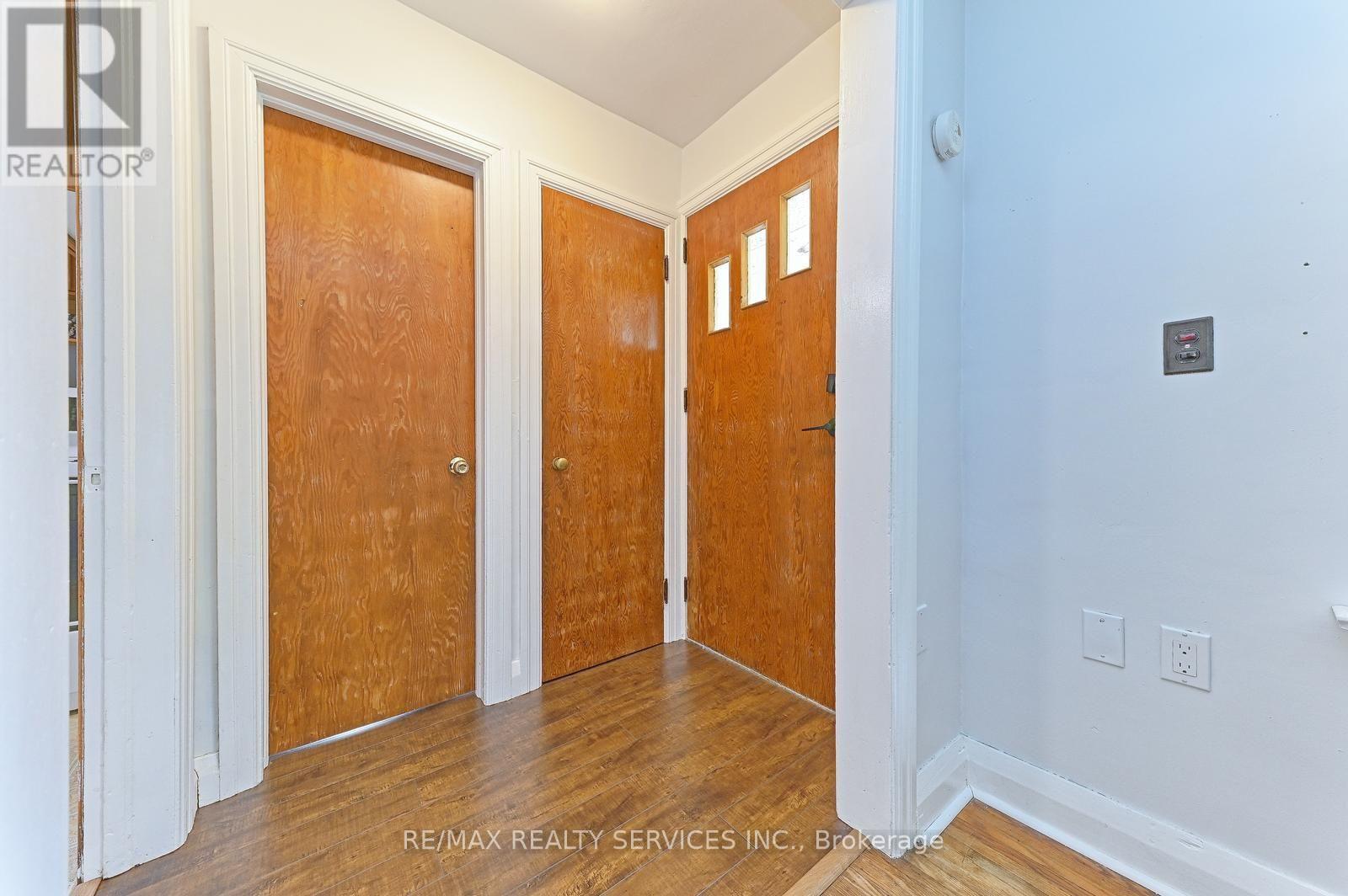 54 Woodward Avenue, Brampton, Ontario  L6V 1K4 - Photo 10 - W13745970