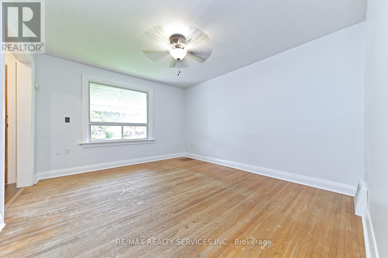 54 Woodward Avenue, Brampton, Ontario  L6V 1K4 - Photo 12 - W13745970