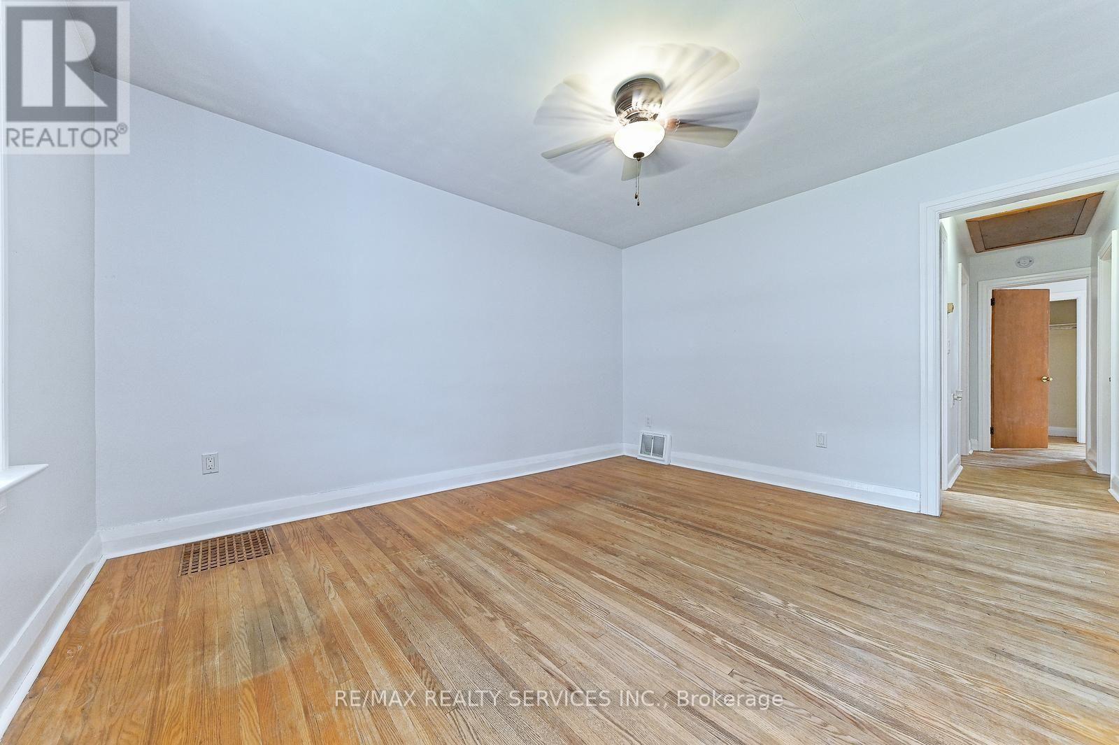 54 Woodward Avenue, Brampton, Ontario  L6V 1K4 - Photo 13 - W13745970
