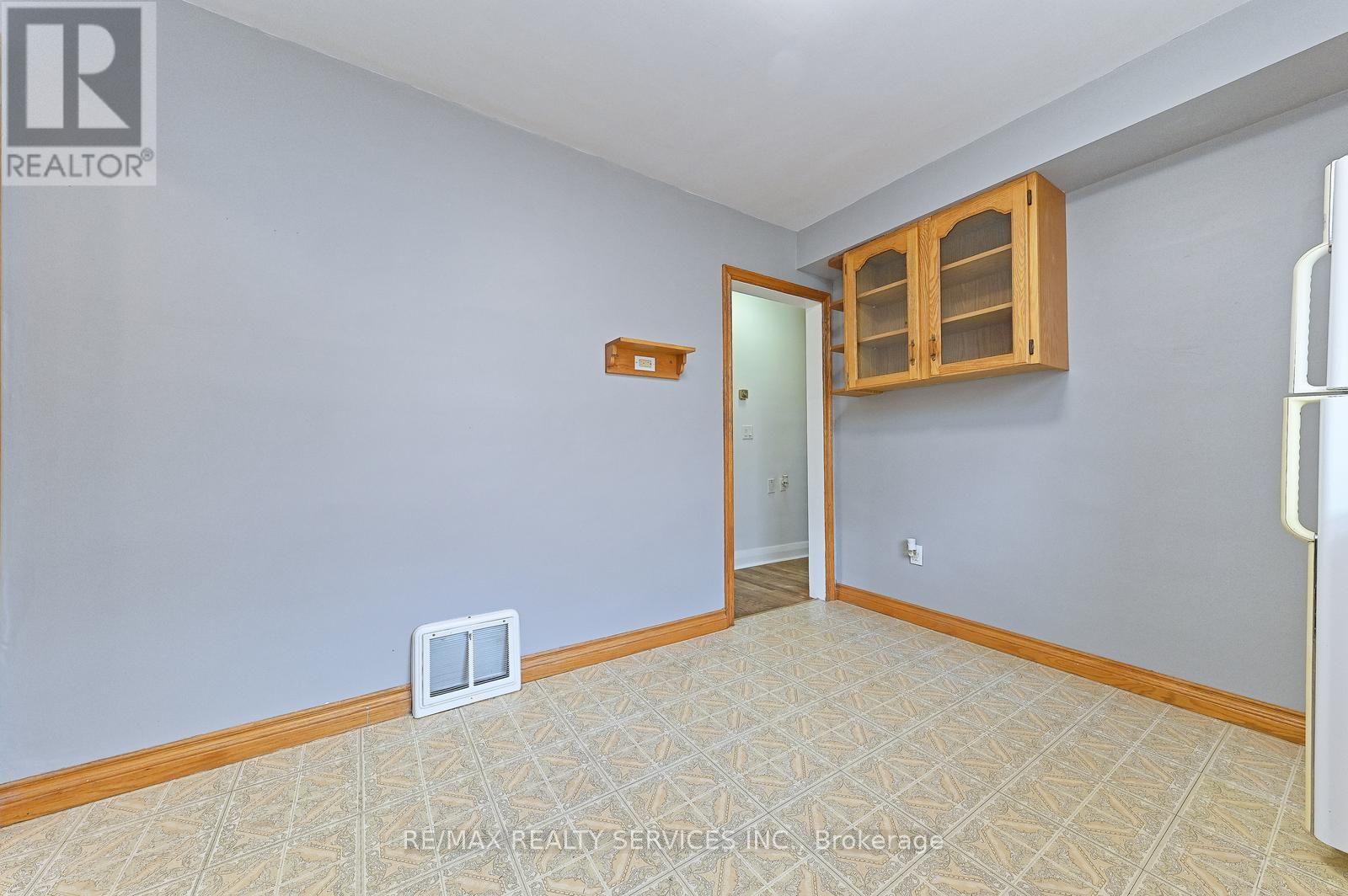 54 Woodward Avenue, Brampton, Ontario  L6V 1K4 - Photo 15 - W13745970