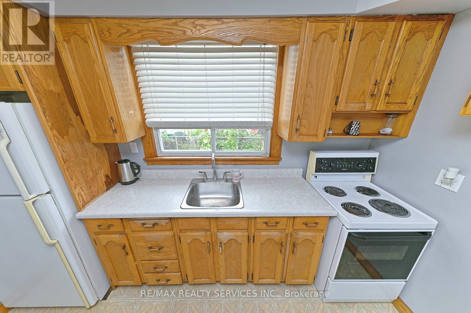 54 Woodward Avenue, Brampton, Ontario  L6V 1K4 - Photo 18 - W13745970