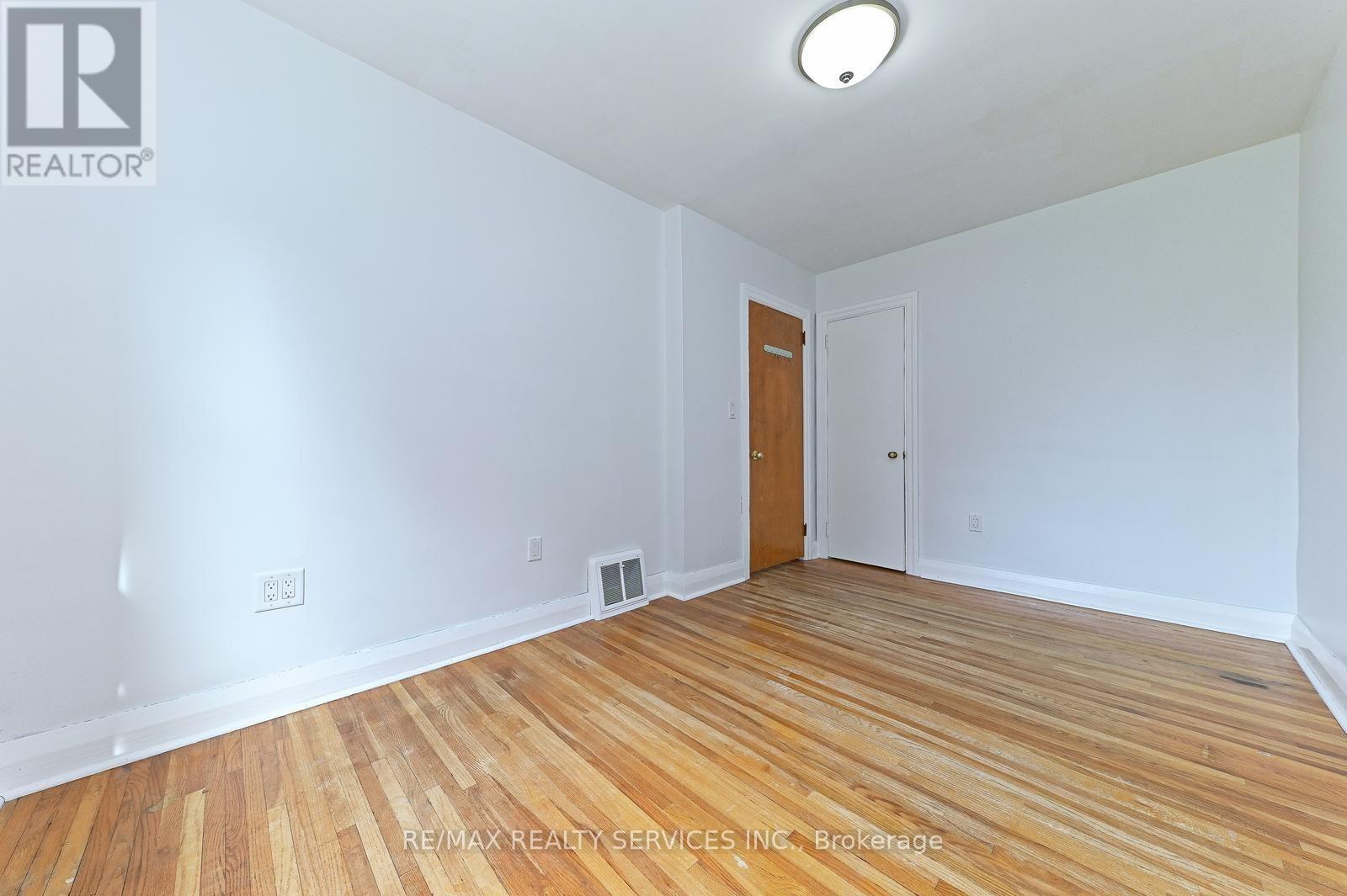 54 Woodward Avenue, Brampton, Ontario  L6V 1K4 - Photo 23 - W13745970