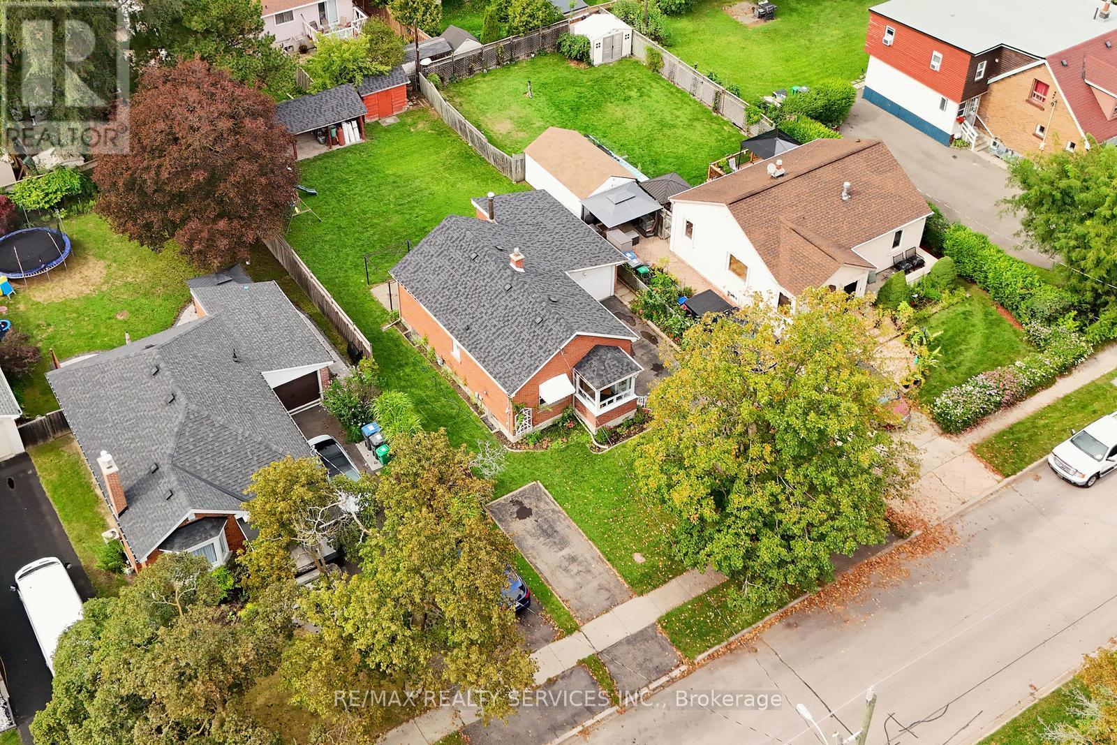 54 Woodward Avenue, Brampton, Ontario  L6V 1K4 - Photo 4 - W13745970