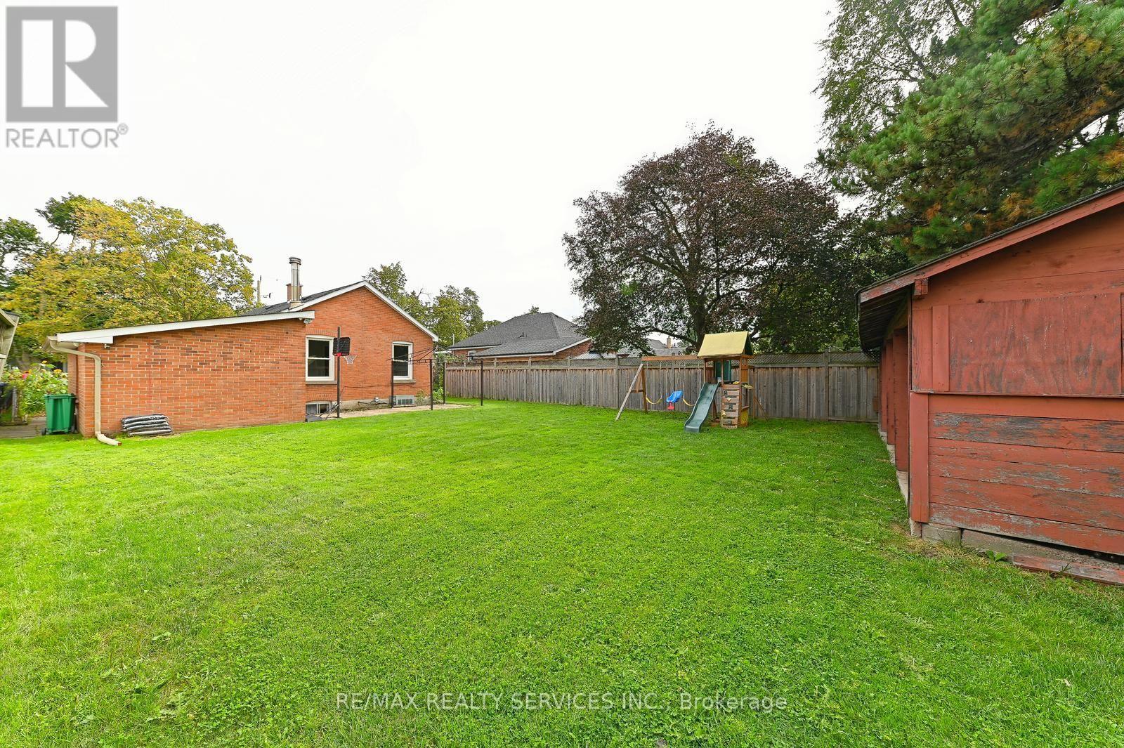54 Woodward Avenue, Brampton, Ontario  L6V 1K4 - Photo 47 - W13745970