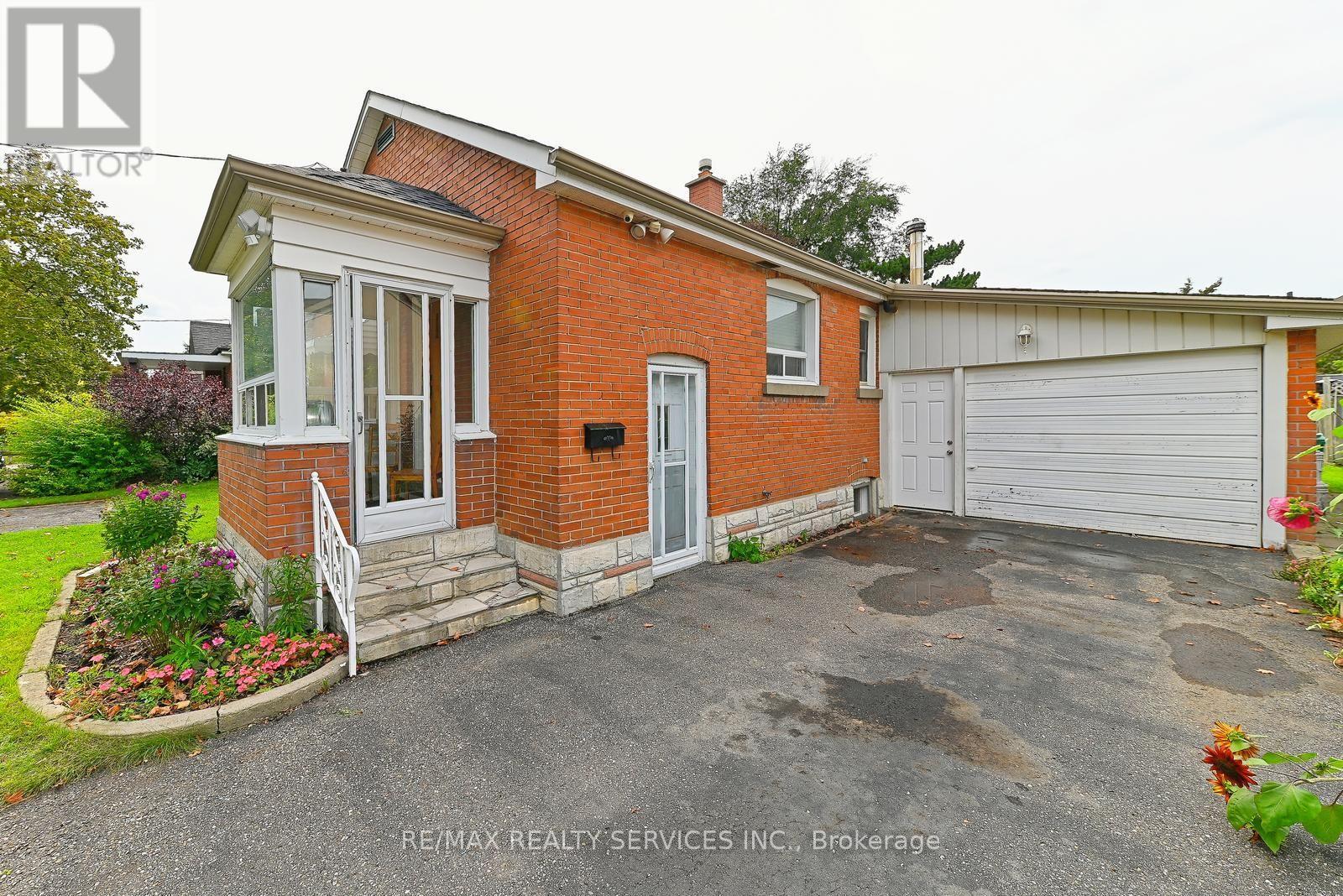 54 Woodward Avenue, Brampton, Ontario  L6V 1K4 - Photo 7 - W13745970