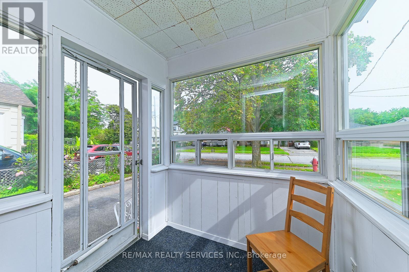 54 Woodward Avenue, Brampton, Ontario  L6V 1K4 - Photo 9 - W13745970
