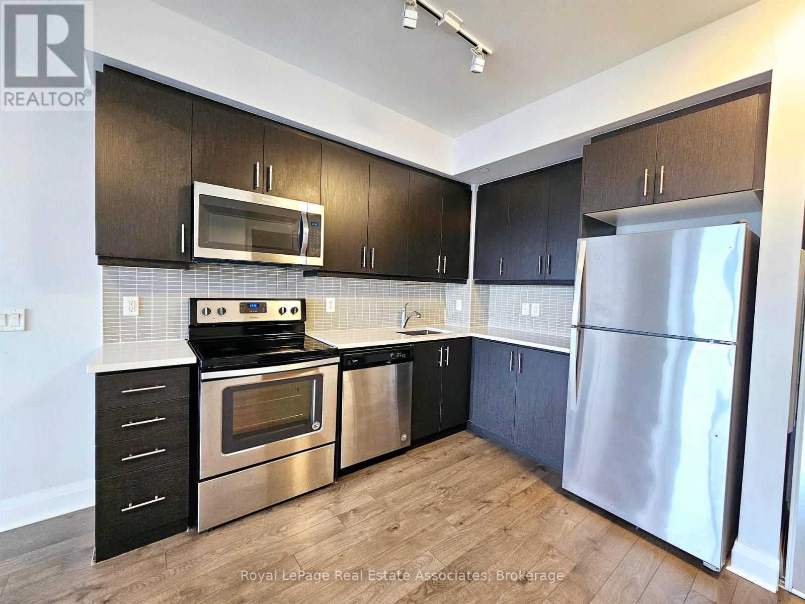 1810 - 15 Zorra Street, Toronto, Ontario  M8Z 0C1 - Photo 2 - W13745976