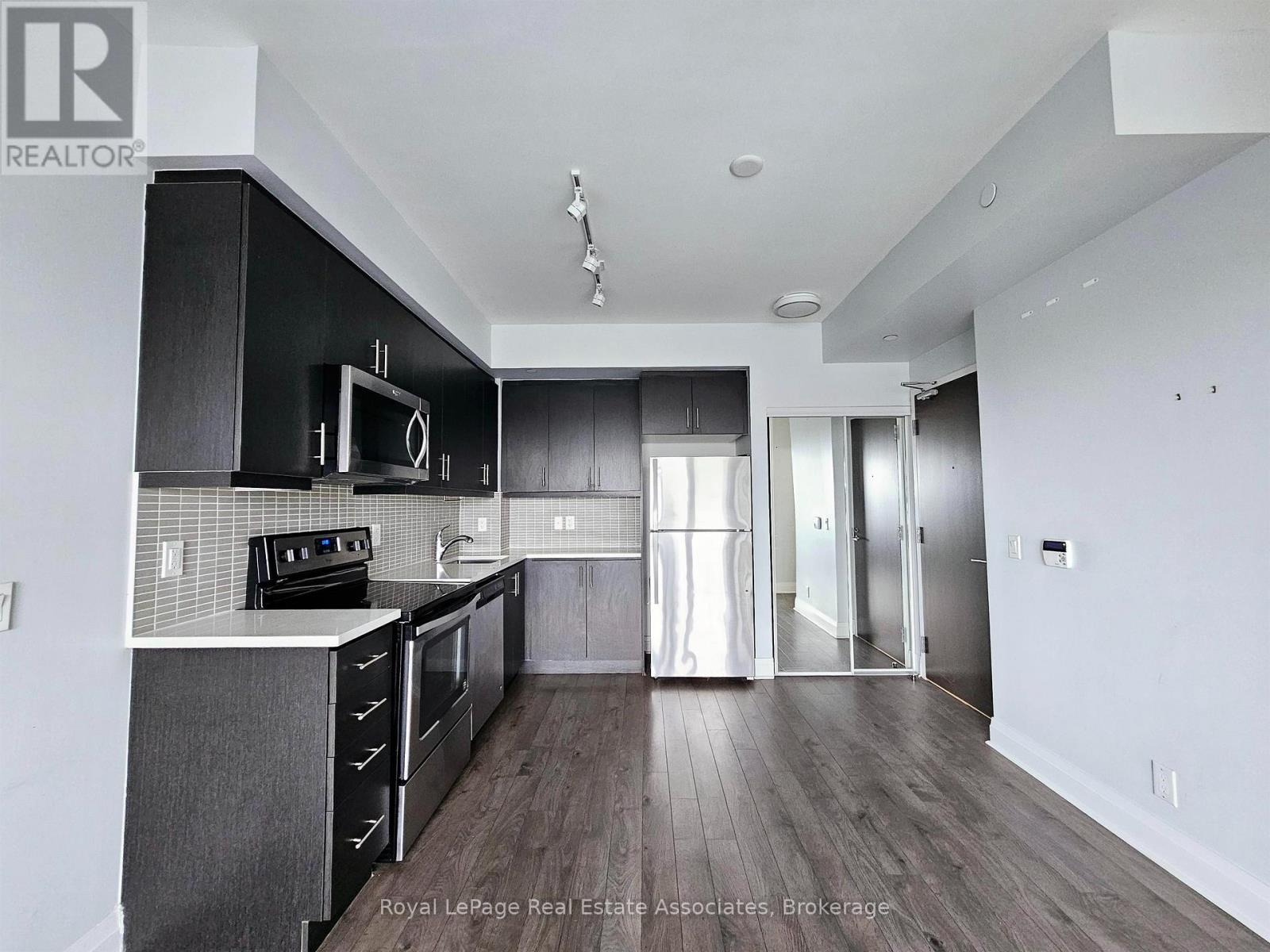 1810 - 15 Zorra Street, Toronto, Ontario  M8Z 0C1 - Photo 3 - W13745976
