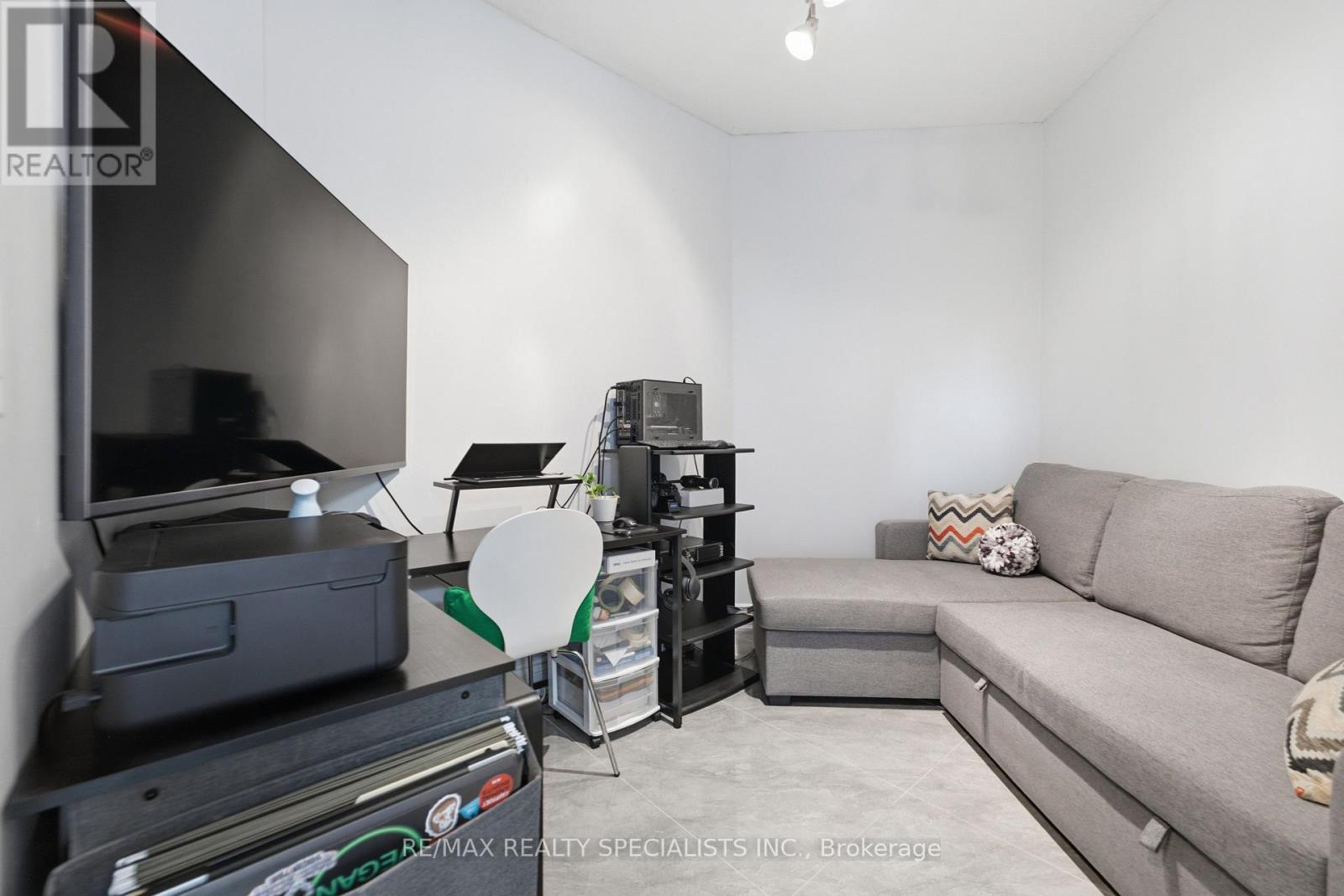 711 - 3939 Duke Of York Boulevard, Mississauga, Ontario L5B 4N2 - Photo 4 - W13745622