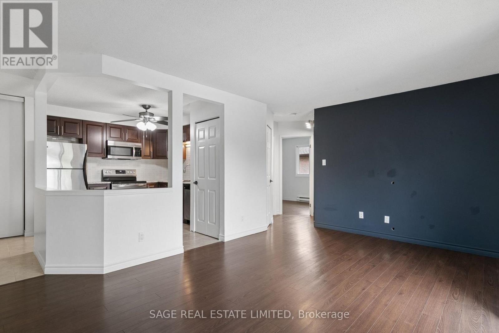 10 - 327 Northlake Drive, Waterloo, Ontario  N2V 1Z1 - Photo 1 - X13745742