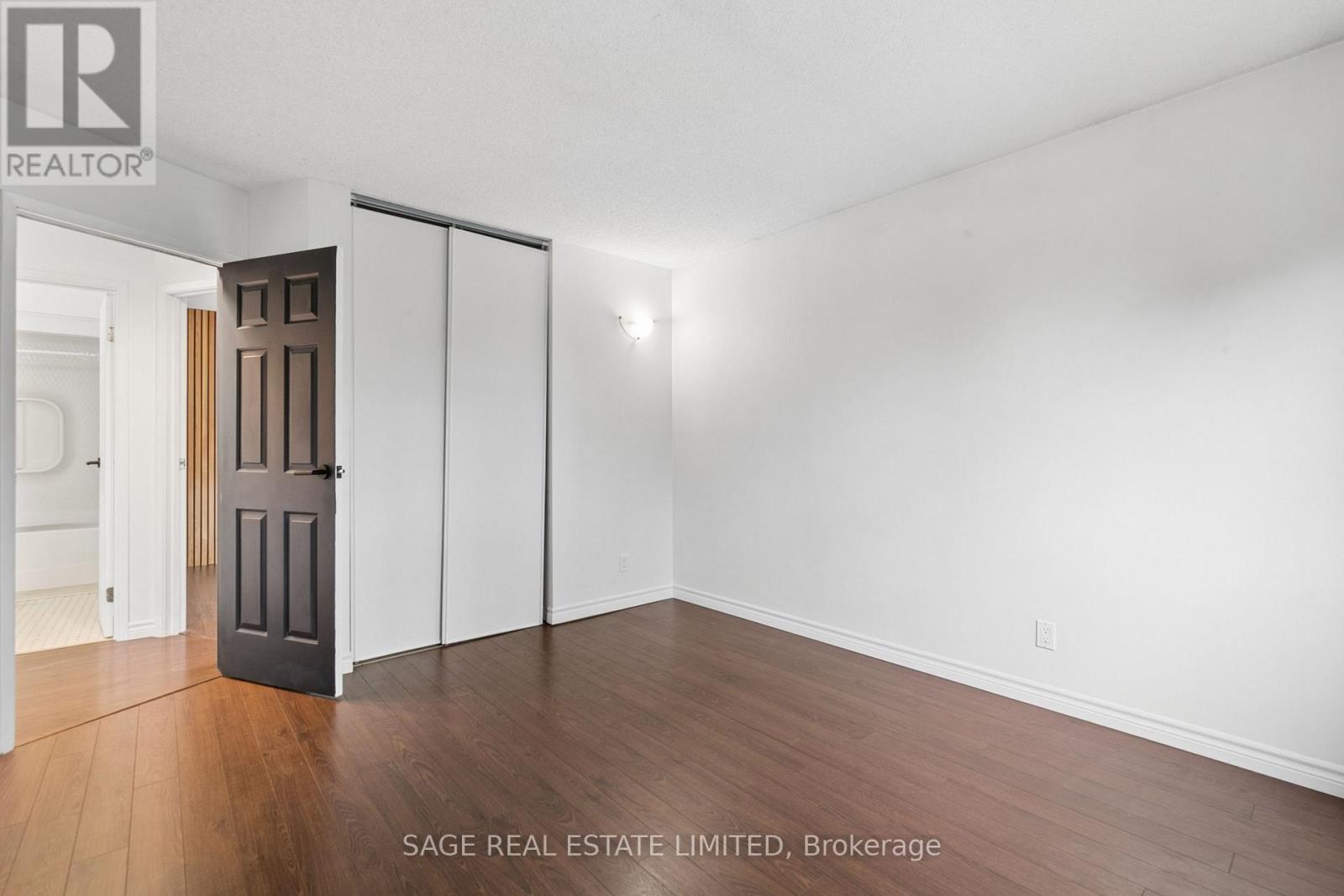 10 - 327 Northlake Drive, Waterloo, Ontario  N2V 1Z1 - Photo 12 - X13745742