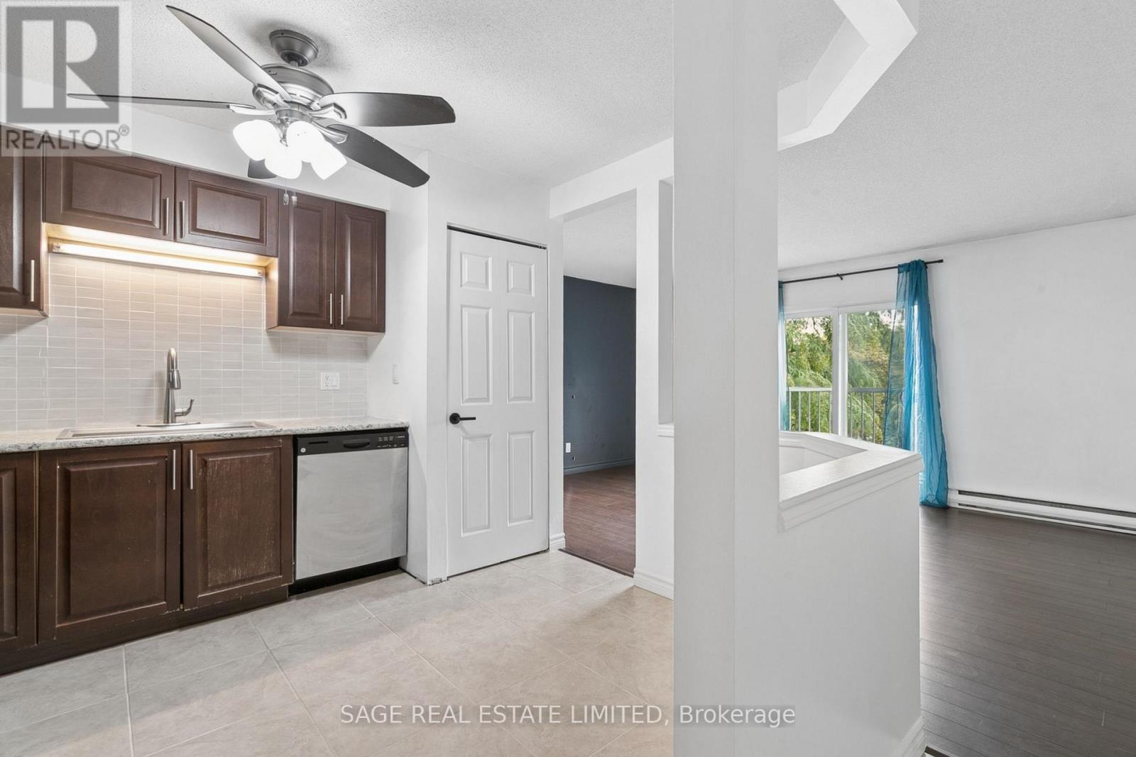 10 - 327 Northlake Drive, Waterloo, Ontario  N2V 1Z1 - Photo 4 - X13745742