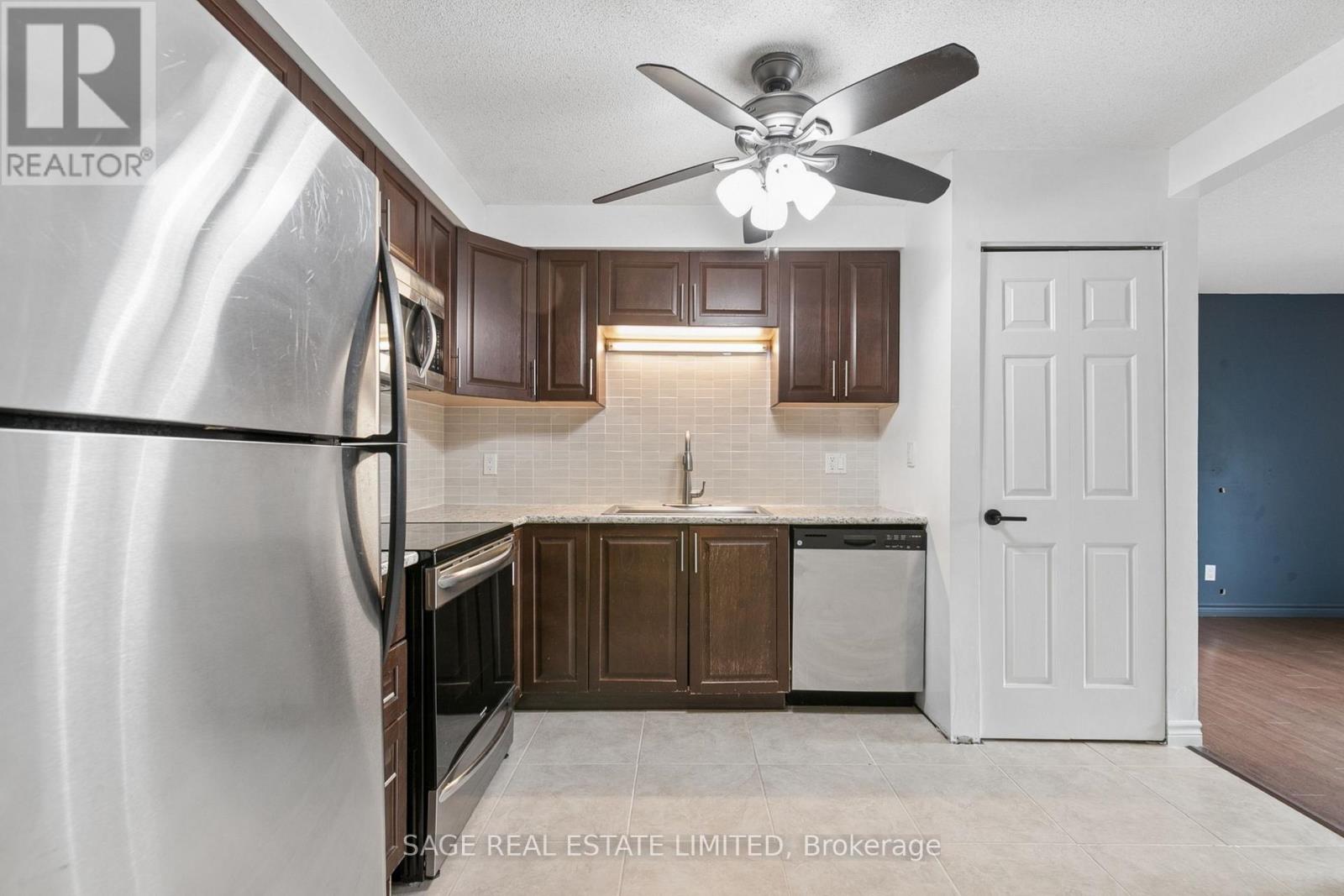 10 - 327 Northlake Drive, Waterloo, Ontario  N2V 1Z1 - Photo 5 - X13745742