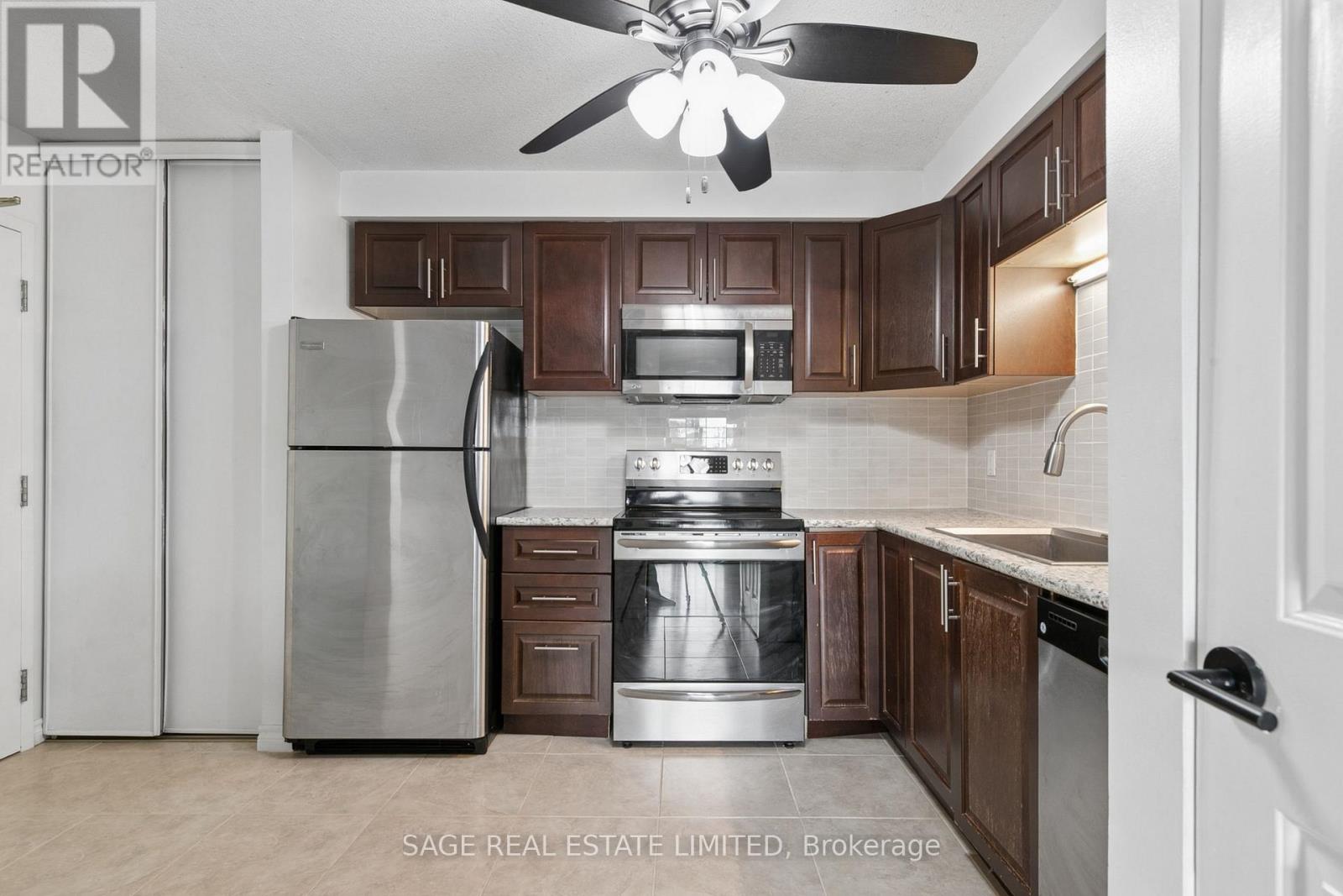 10 - 327 Northlake Drive, Waterloo, Ontario  N2V 1Z1 - Photo 7 - X13745742