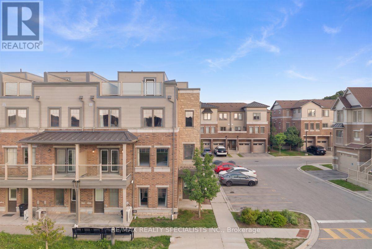 E8 - 70 Willowrun Drive, Kitchener, Ontario  N2A 0J3 - Photo 1 - X13745746