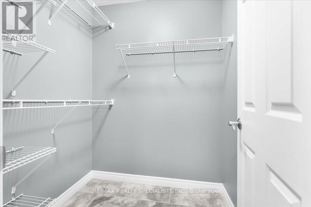 E8 - 70 Willowrun Drive, Kitchener, Ontario  N2A 0J3 - Photo 7 - X13745746