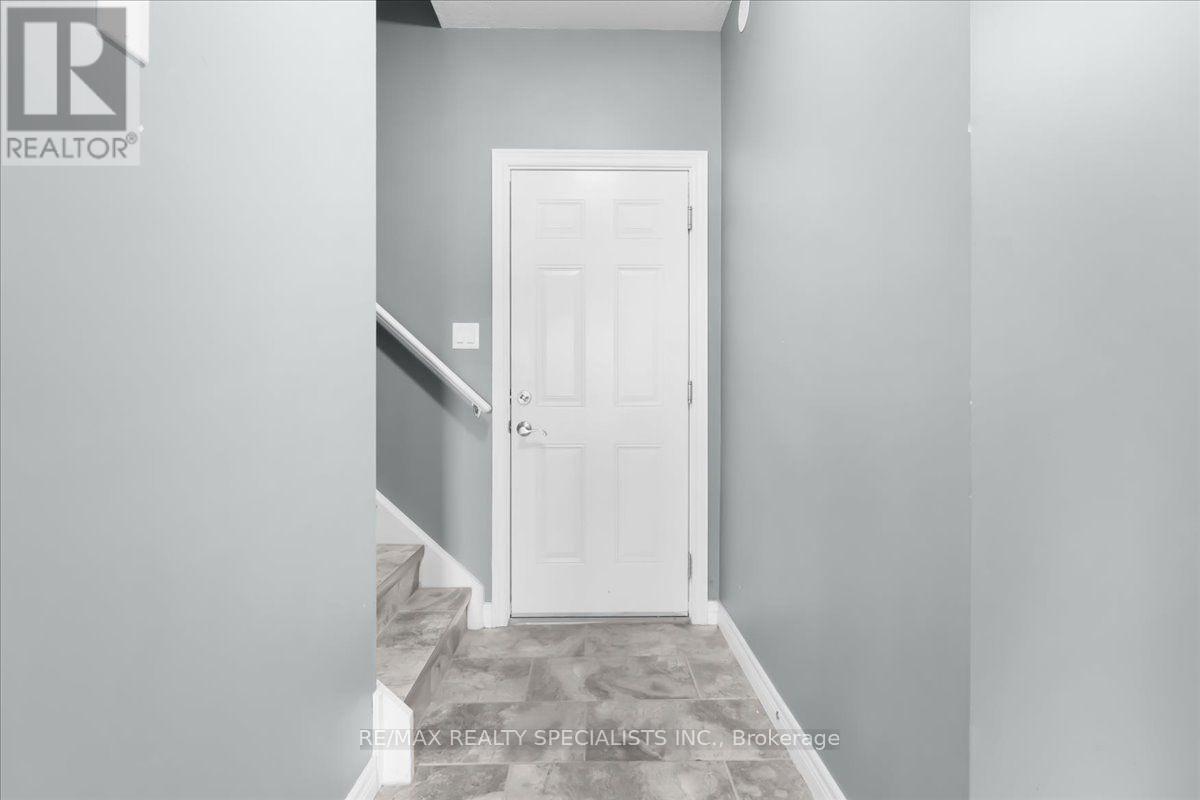 E8 - 70 Willowrun Drive, Kitchener, Ontario  N2A 0J3 - Photo 8 - X13745746
