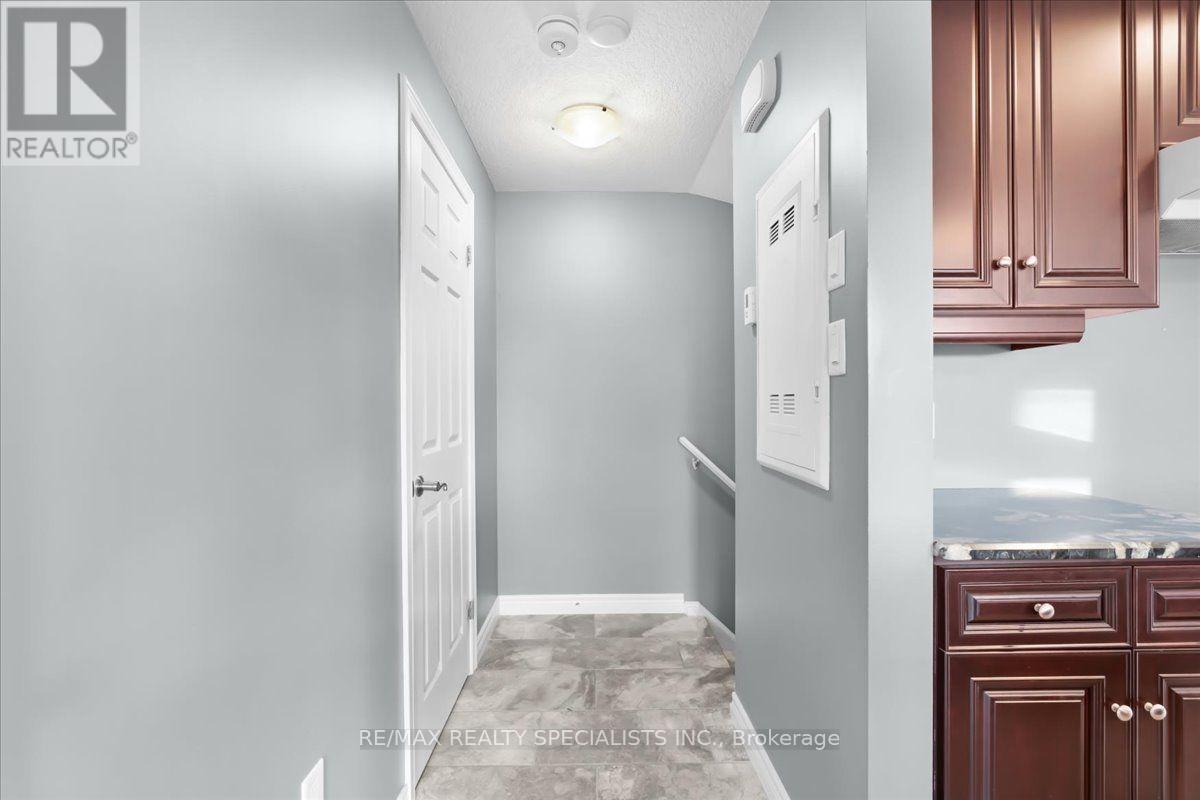 E8 - 70 Willowrun Drive, Kitchener, Ontario  N2A 0J3 - Photo 9 - X13745746