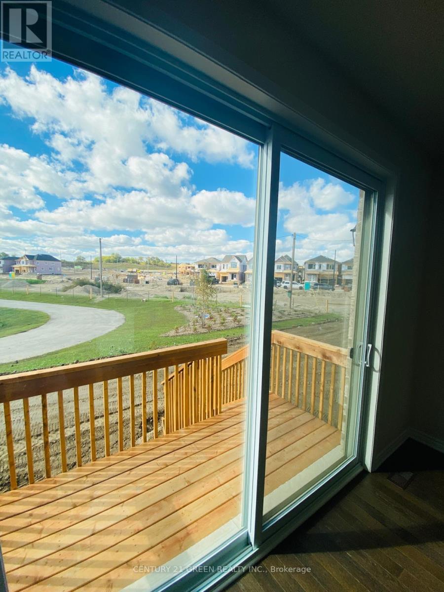 283 Rosenberg Way, Kitchener, Ontario  N2R 0S9 - Photo 8 - X13745862