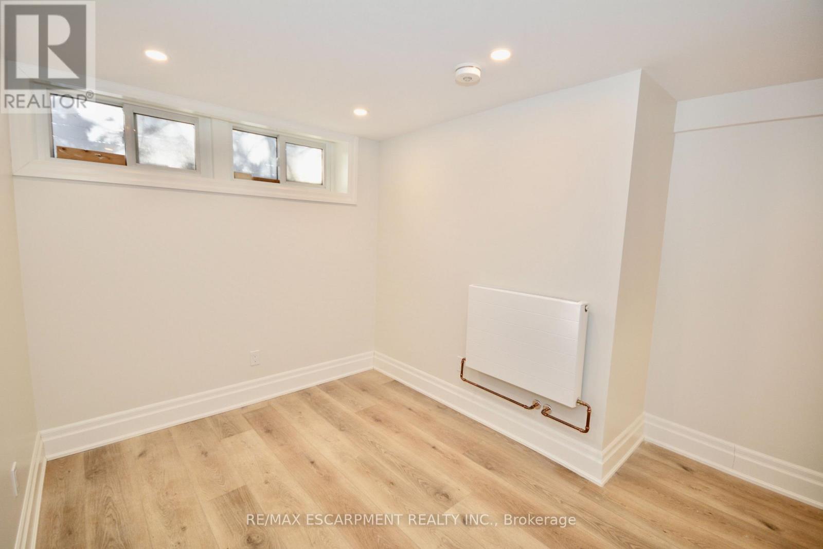 Lower - 17 Inverness Avenue W, Hamilton, Ontario  L9C 1A1 - Photo 10 - X13745972