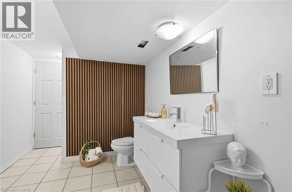 208 North Shore Boulevard W Unit# Lower, Burlington, Ontario  L7T 1A4 - Photo 16 - 40859969