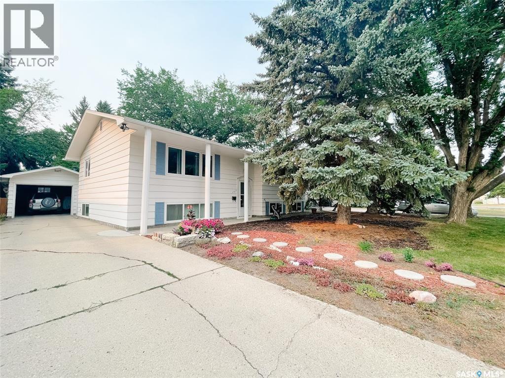 1617 Ruth Street E, Saskatoon, Saskatchewan  S7J 0L7 - Photo 1 - SK047580