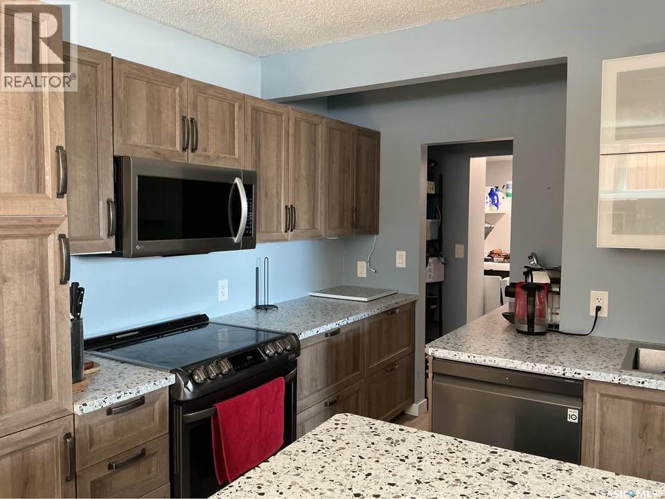 1617 Ruth Street E, Saskatoon, Saskatchewan  S7J 0L7 - Photo 4 - SK047580