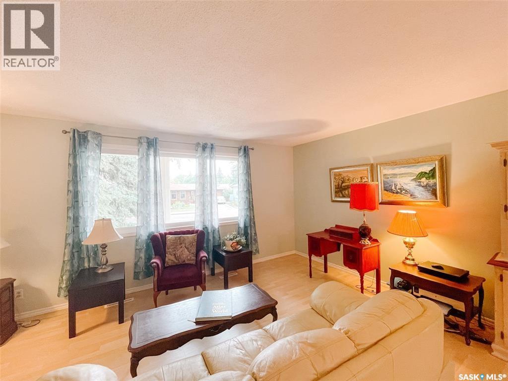 1617 Ruth Street E, Saskatoon, Saskatchewan  S7J 0L7 - Photo 8 - SK047580