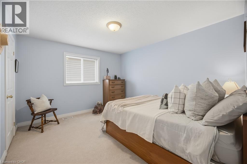 84 Meadowbank Drive, Hamilton, Ontario  L9B 2Y1 - Photo 33 - 40860648