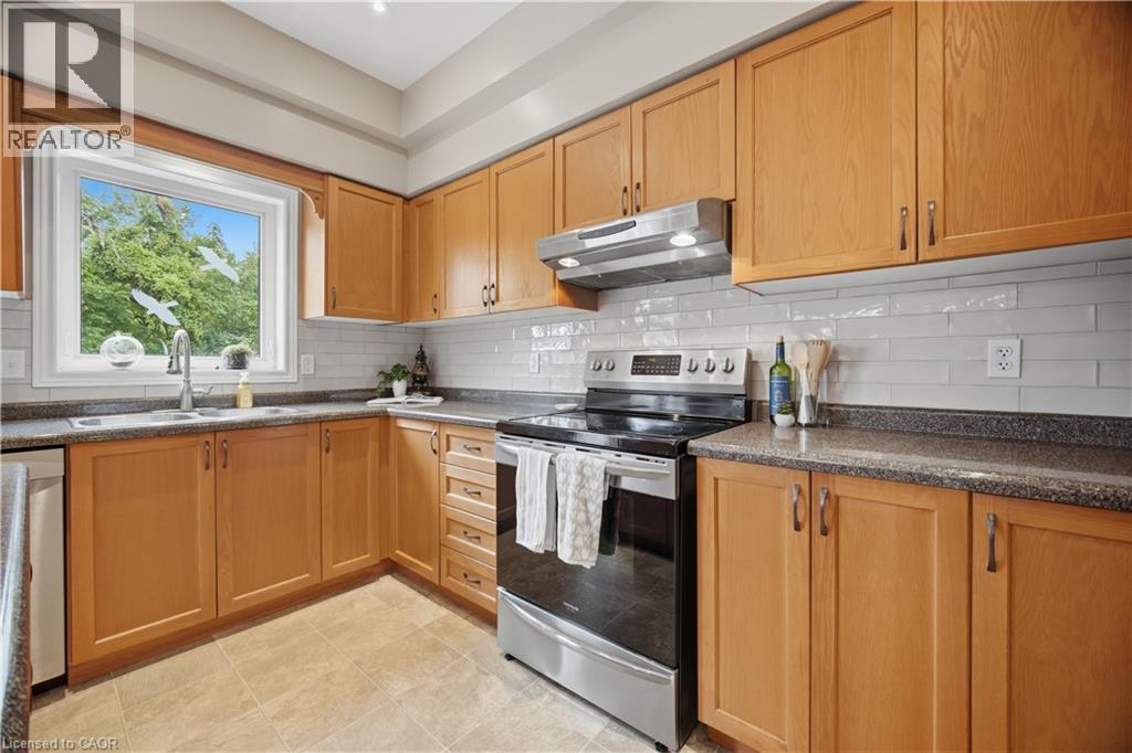 84 Meadowbank Drive, Hamilton, Ontario  L9B 2Y1 - Photo 18 - 40860648