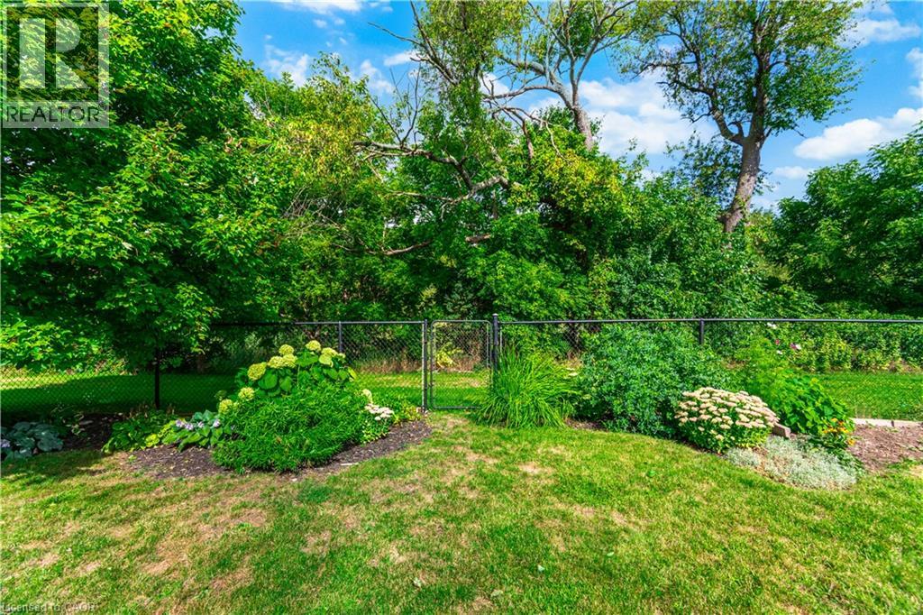 84 Meadowbank Drive, Hamilton, Ontario  L9B 2Y1 - Photo 42 - 40860648