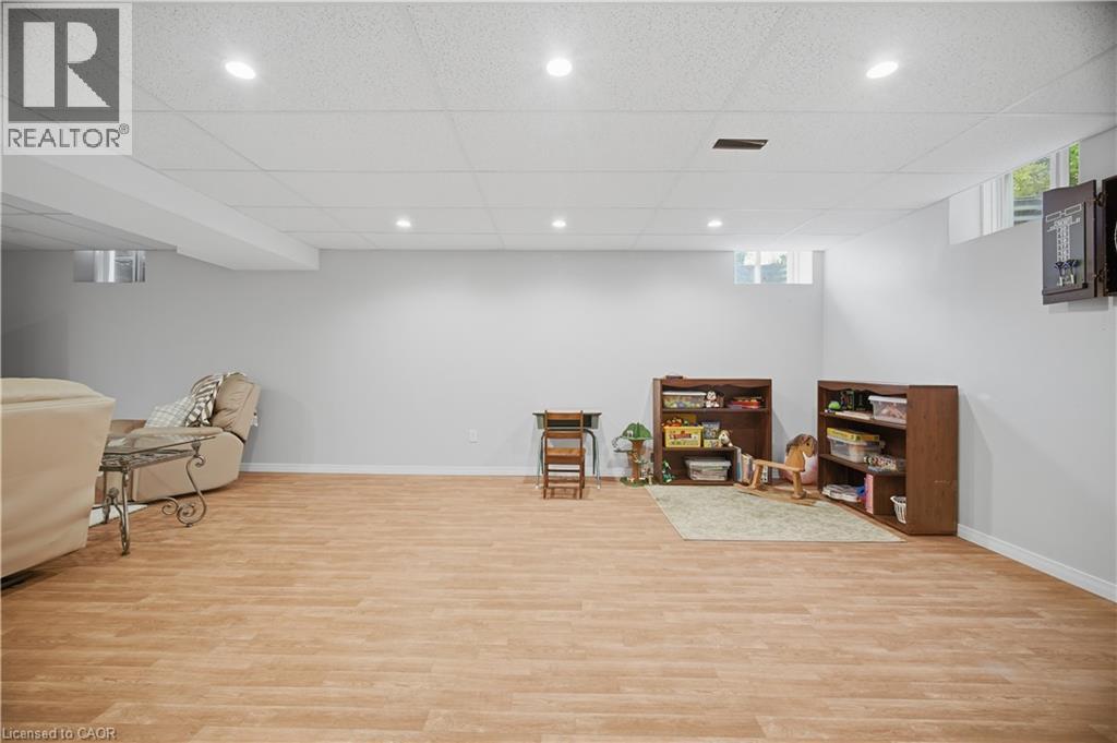 84 Meadowbank Drive, Hamilton, Ontario  L9B 2Y1 - Photo 36 - 40860648