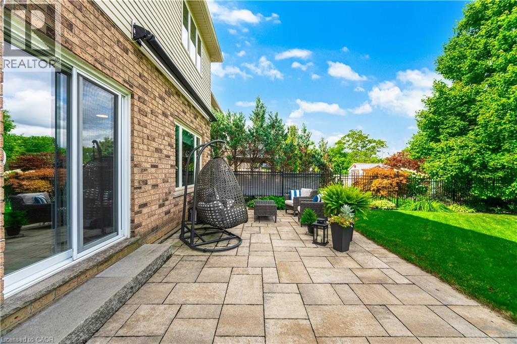 84 Meadowbank Drive, Hamilton, Ontario  L9B 2Y1 - Photo 39 - 40860648