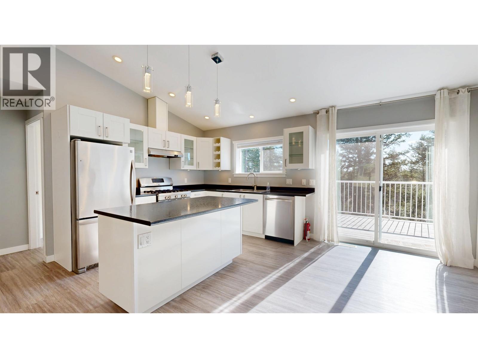 4942 Kyllo Road, 108 Mile Ranch, British Columbia  V0K 2Z0 - Photo 8 - R3161604