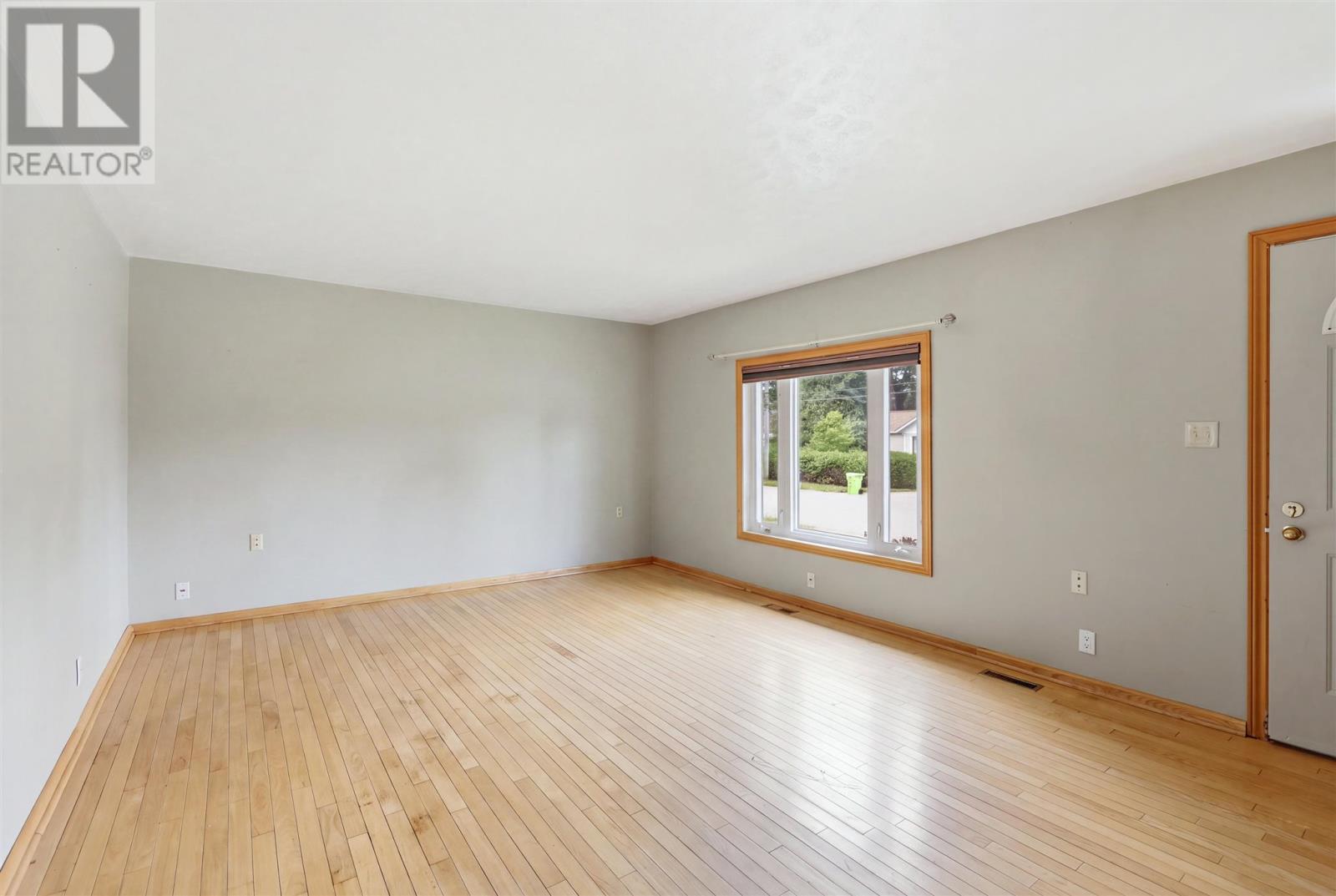 30 Adeline Ave, Sault Ste. Marie, Ontario  P6B 5M4 - Photo 12 - SM262405