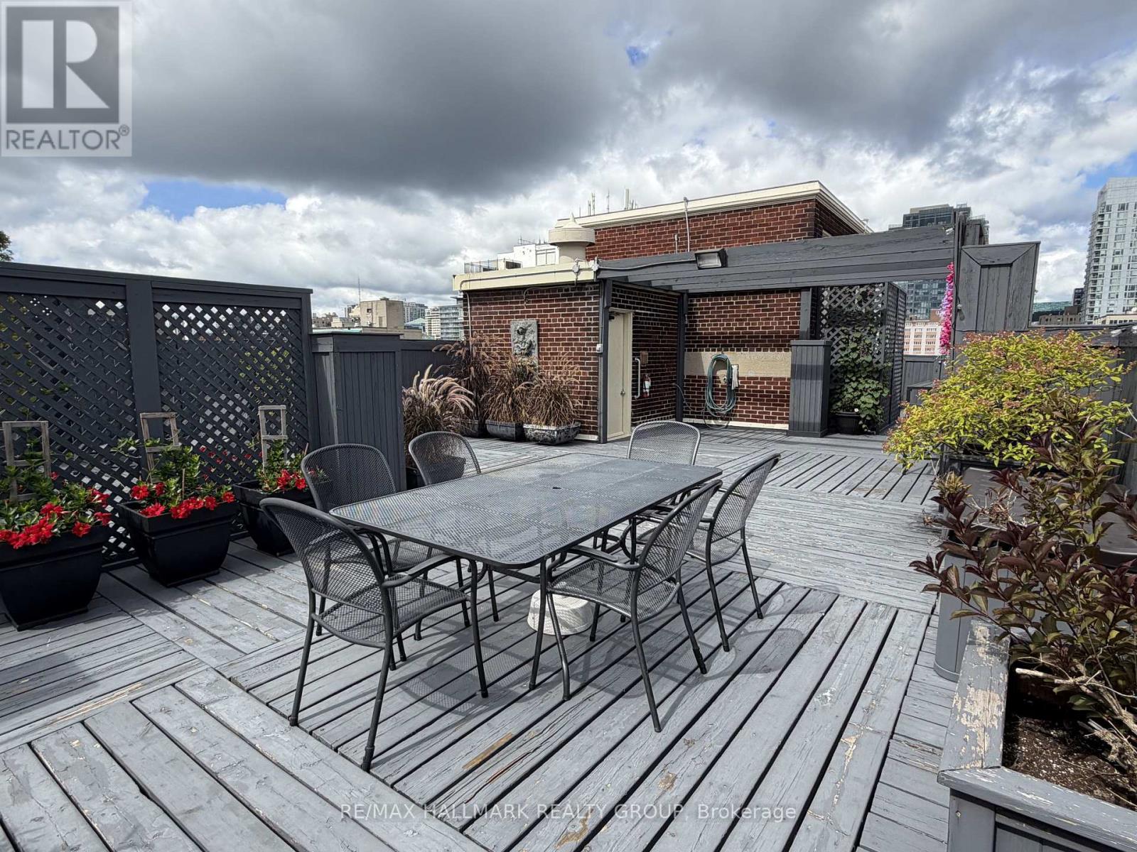 2C - 260 METCALFE STREET