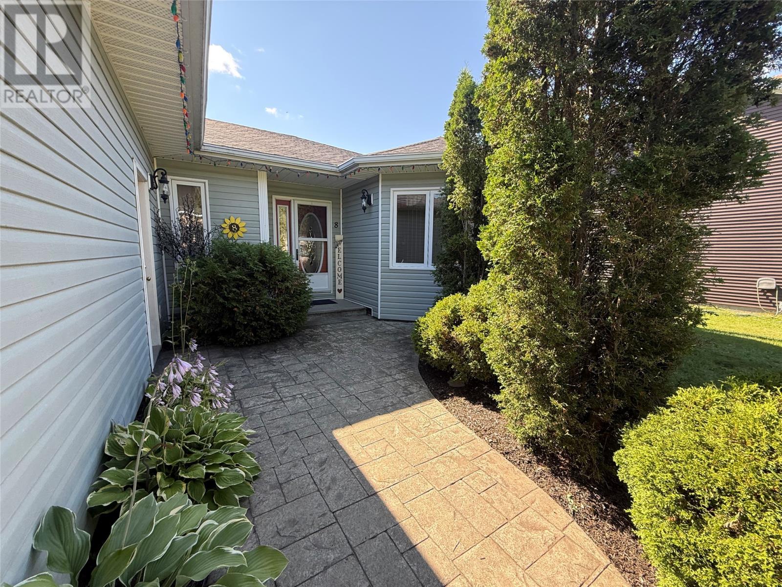 8 Harmsworth Drive, Grand Falls-Windsor — photo 4